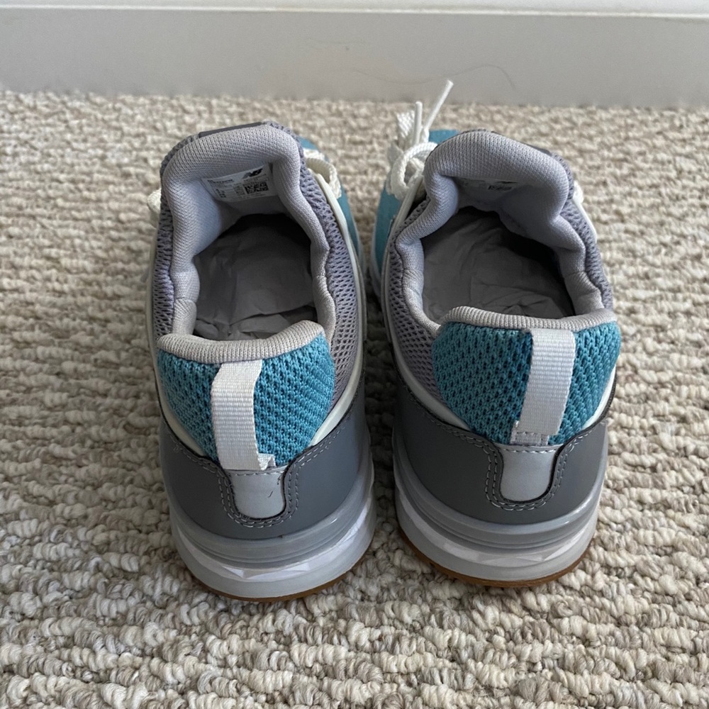 New Balance - Picture 3 of 4